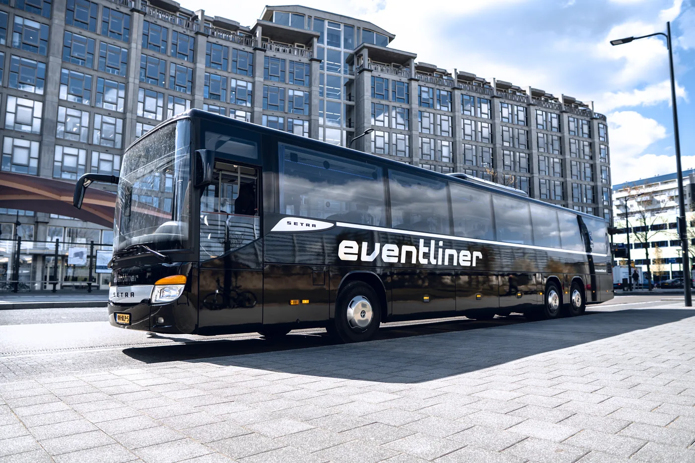 Luxe touringcar huren in Volendam